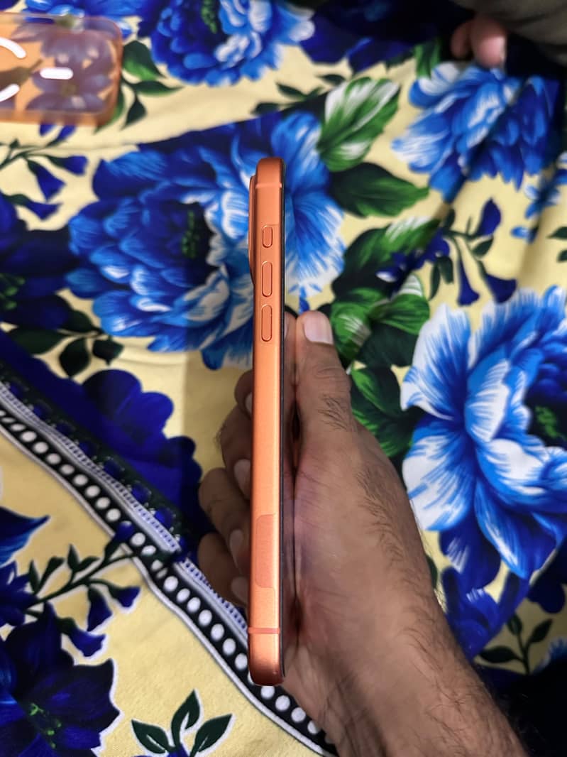 Apple iPhone 17 Pro Max 4