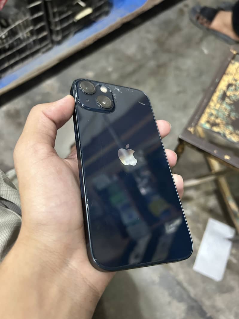 Apple iPhone 13 6