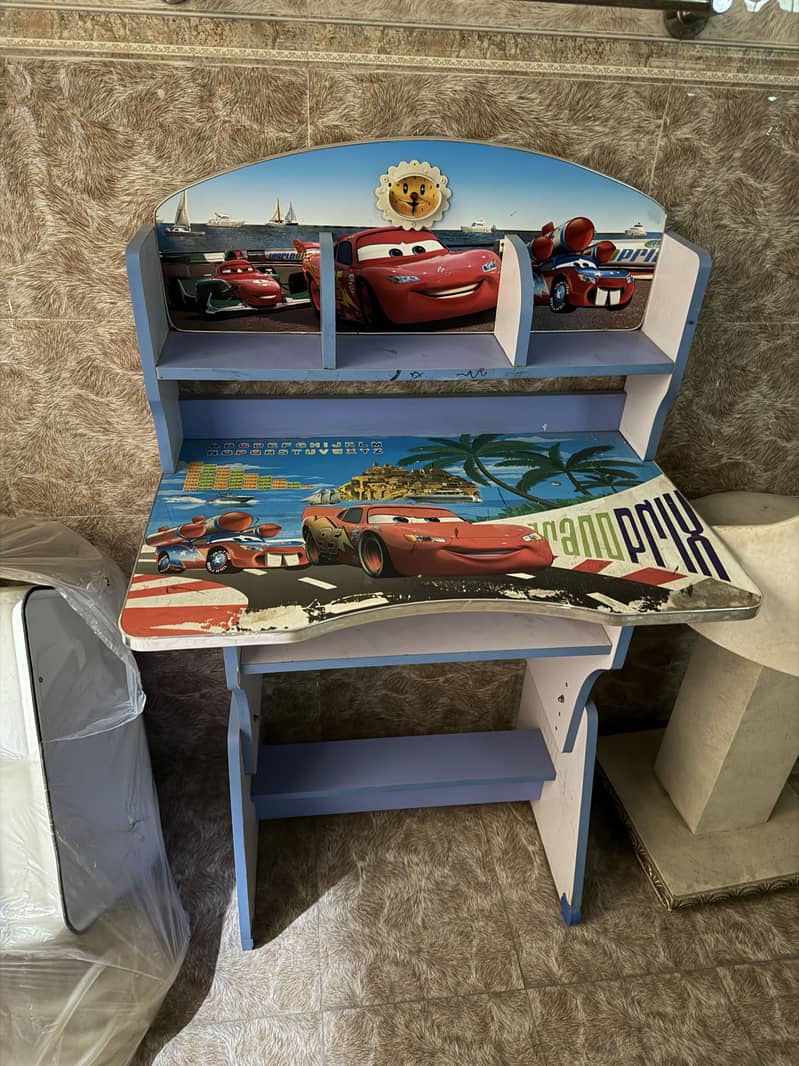 Study table 0