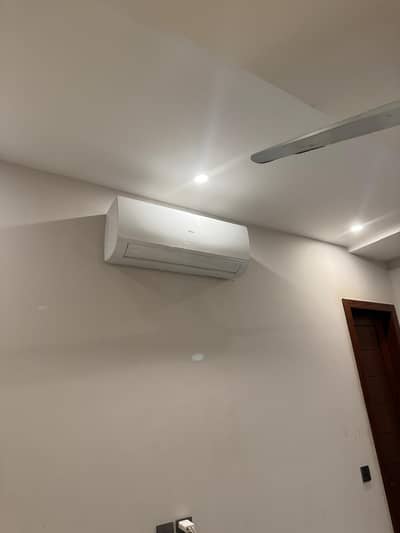Haier 1.5 Ton Non Inverter Like brand new condition