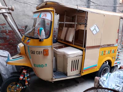 CNG Auto rikhsha urgent for sale condition 10/9