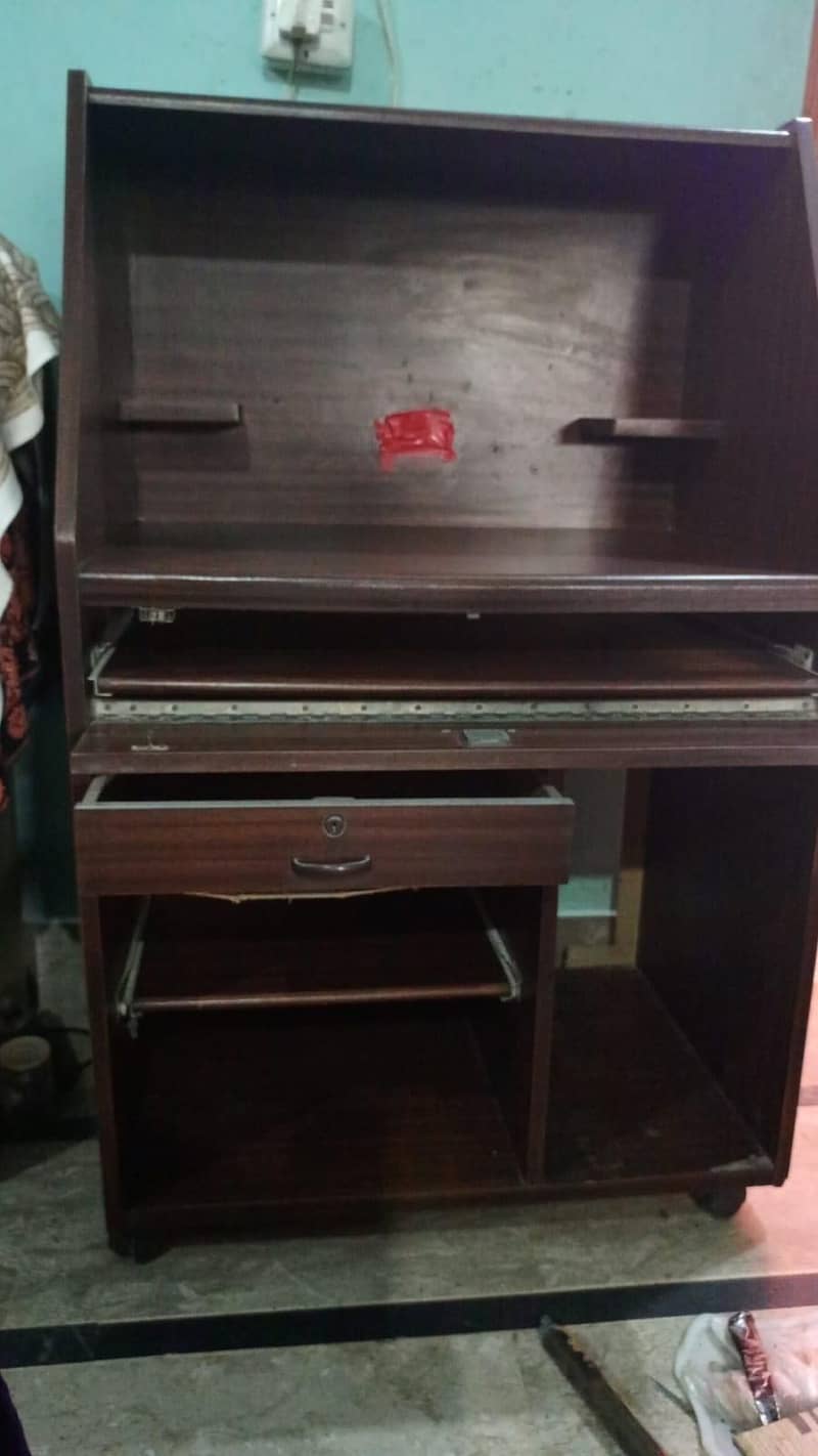 computer trolley 2