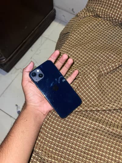 Apple iPhone 13
