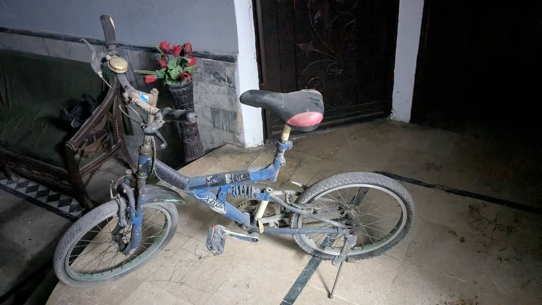 Used Medium Sized Bicycle Normal 0