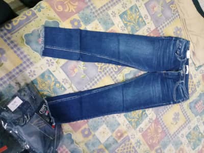 Stretch and straight fitting jeans available