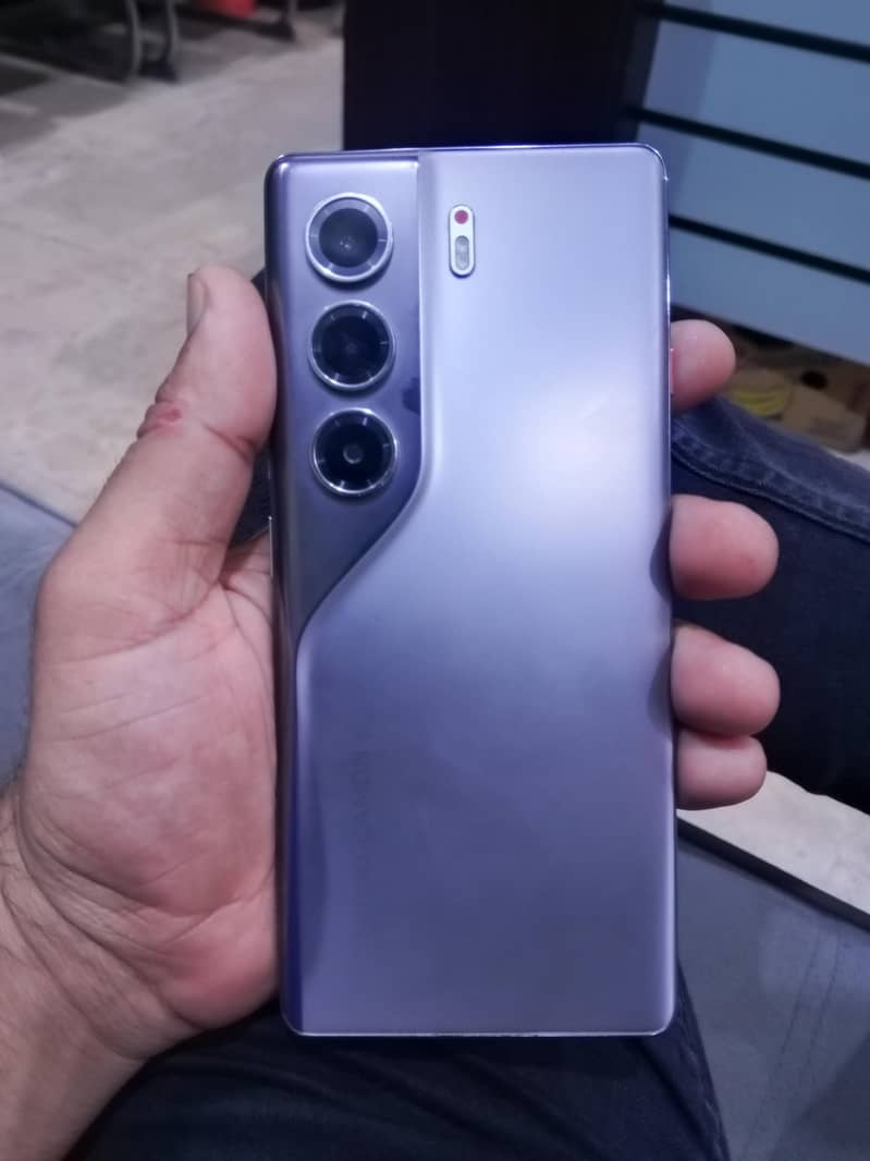Tecno CAMON 40 Pro 0