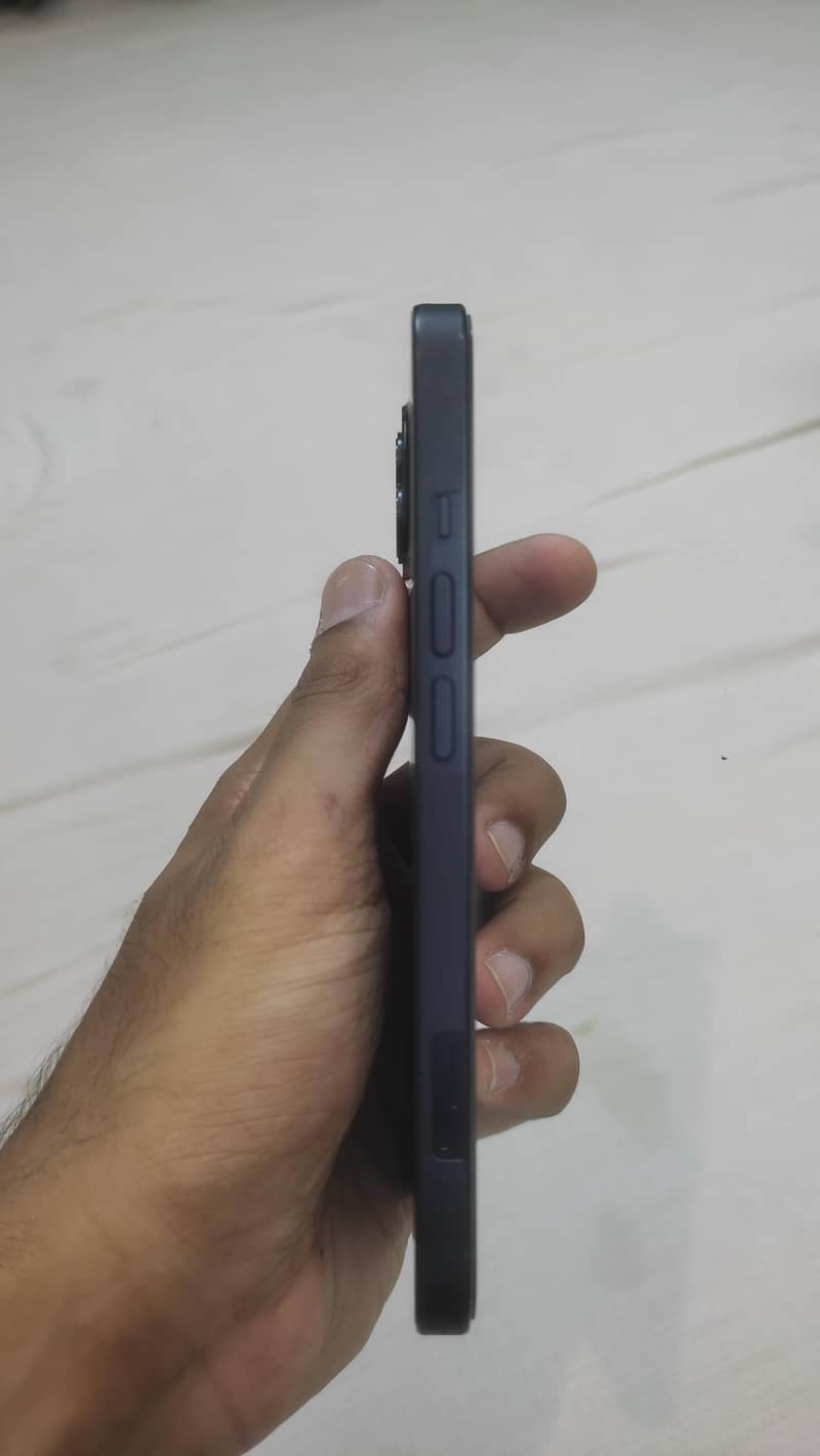 Apple iPhone 13 1