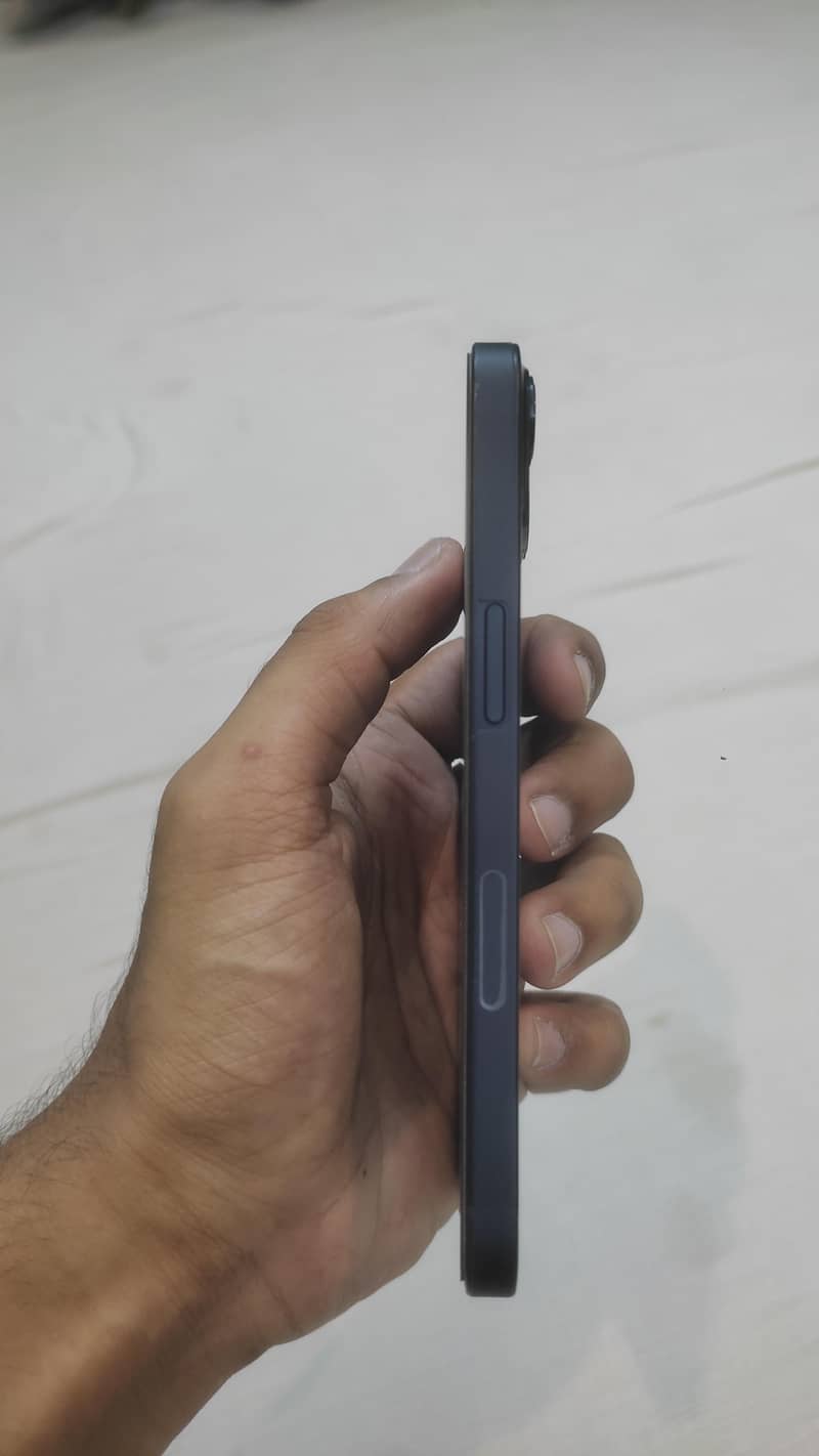 Apple iPhone 13 3