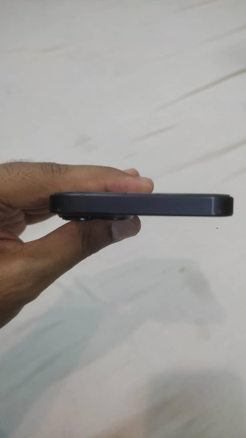 Apple iPhone 13 4