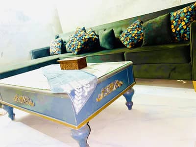 L shape sofa & center table