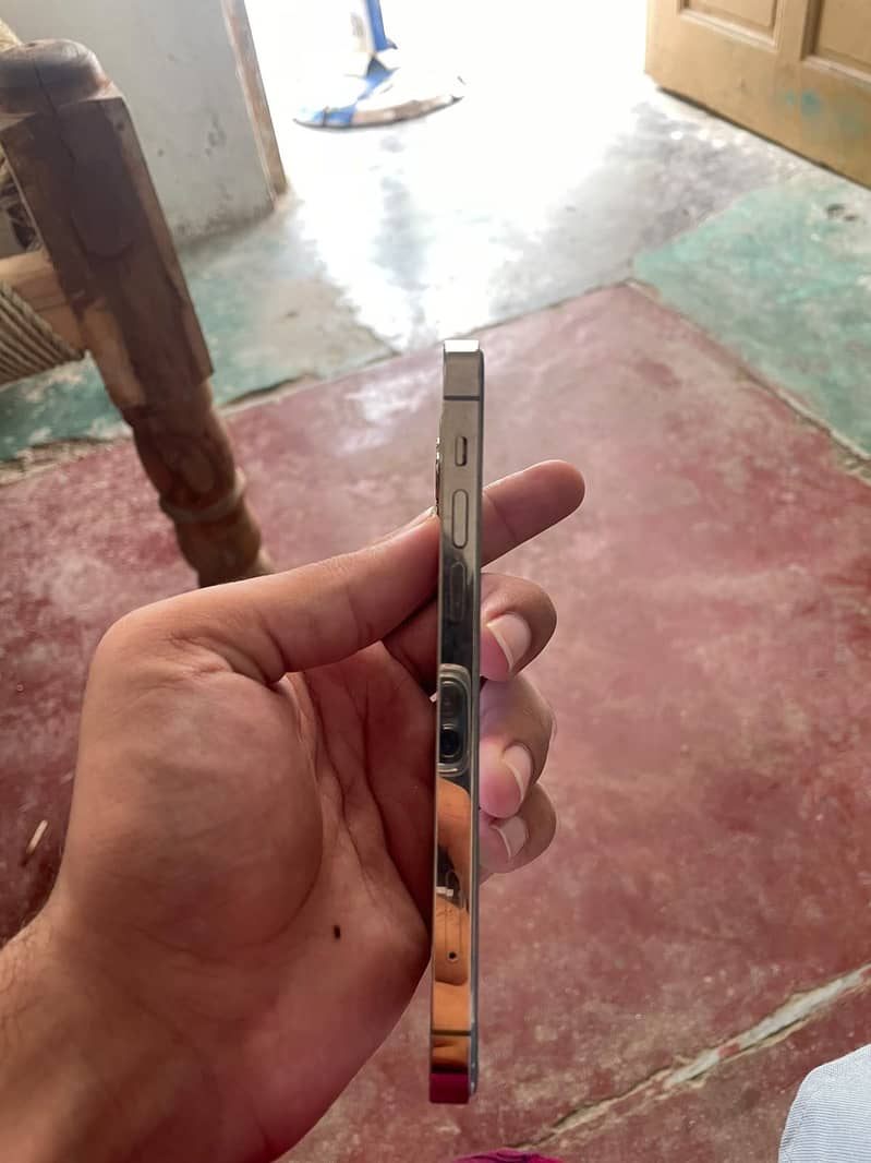 Apple iPhone 12 Pro 2