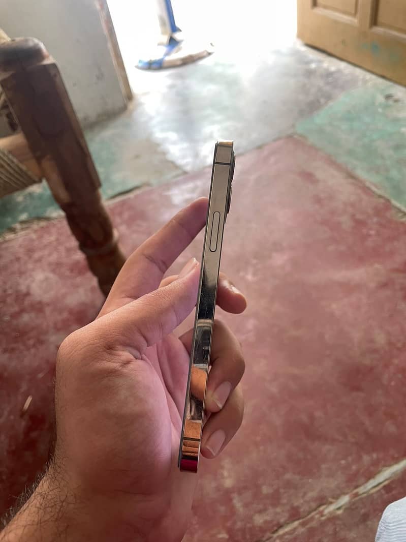 Apple iPhone 12 Pro 7