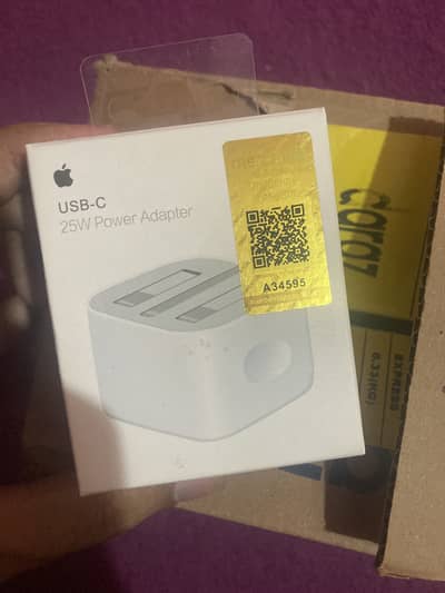 Apple brick 25W adopter (folding pins) Mercanlile