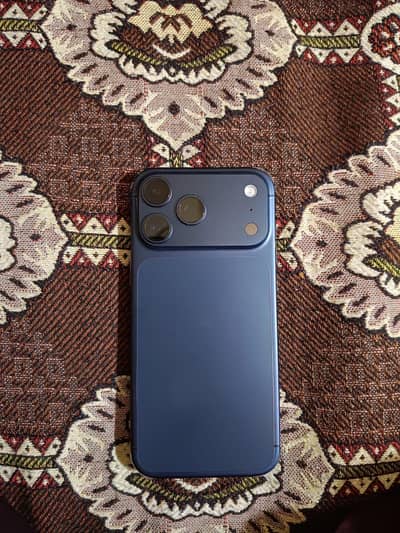 iPhone 17 Pro Max JV