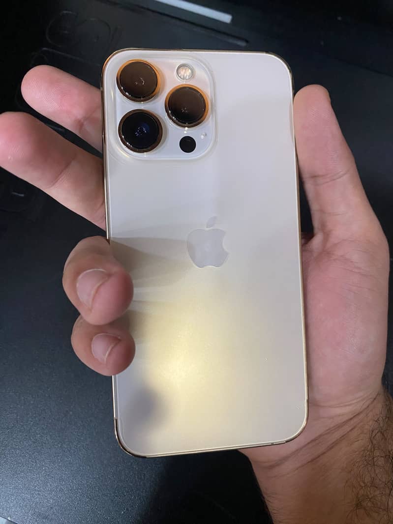 Apple iPhone 13 Pro 4
