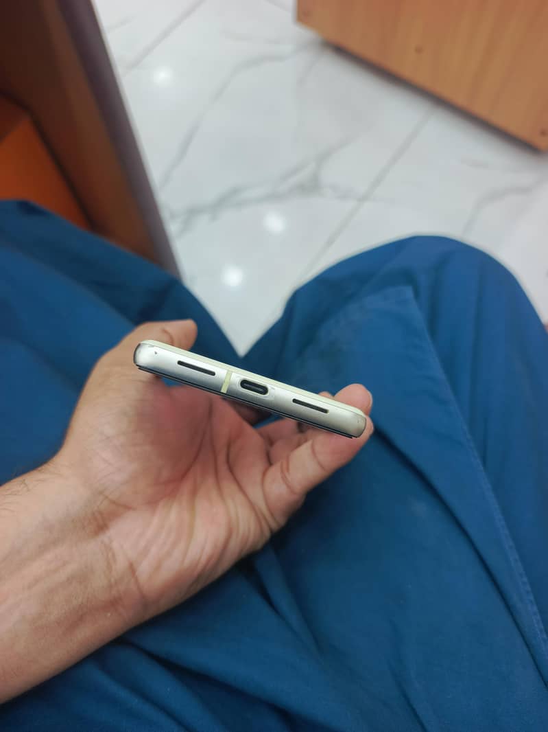 Google Pixel 7 6