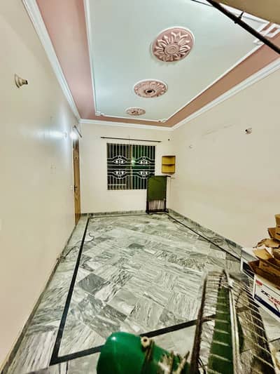 5 Marla upper portion for rent at sabzazar near to Main and market fori Rabta keray