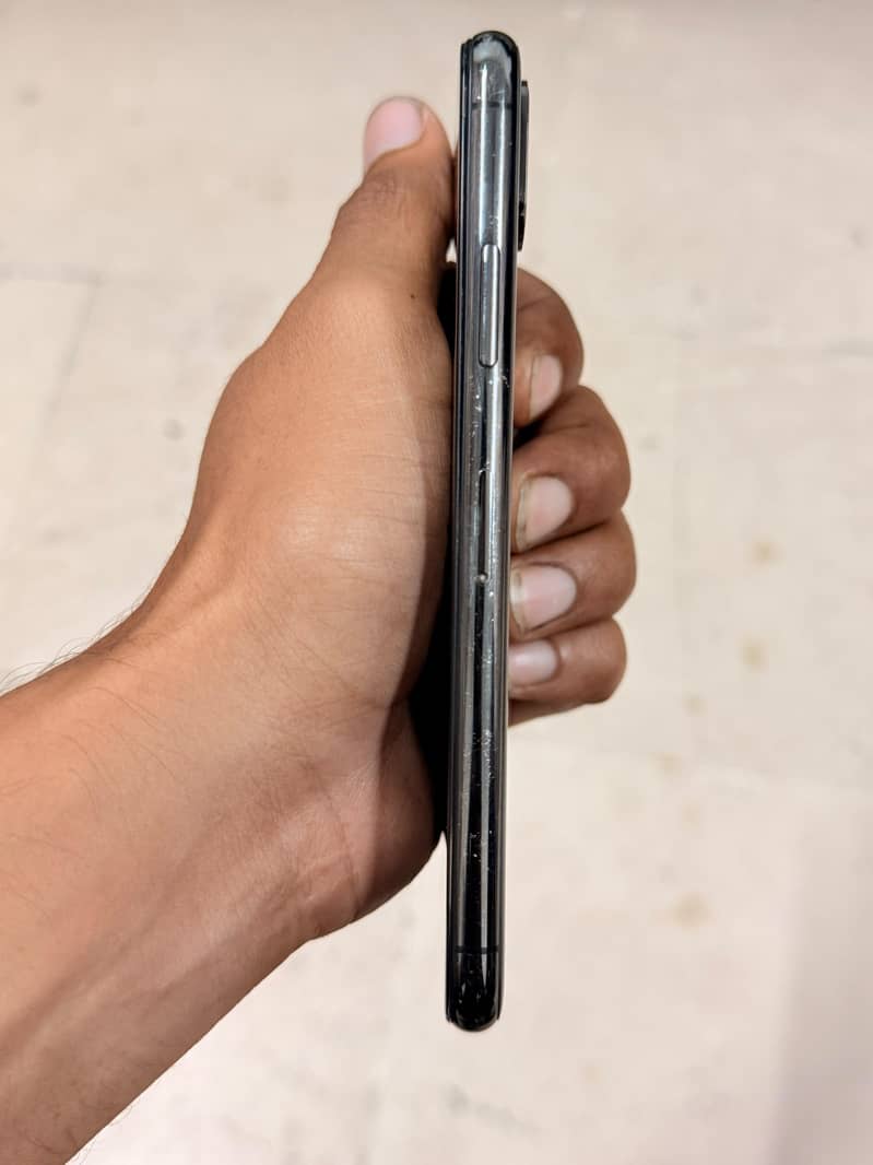 Apple iPhone X 3