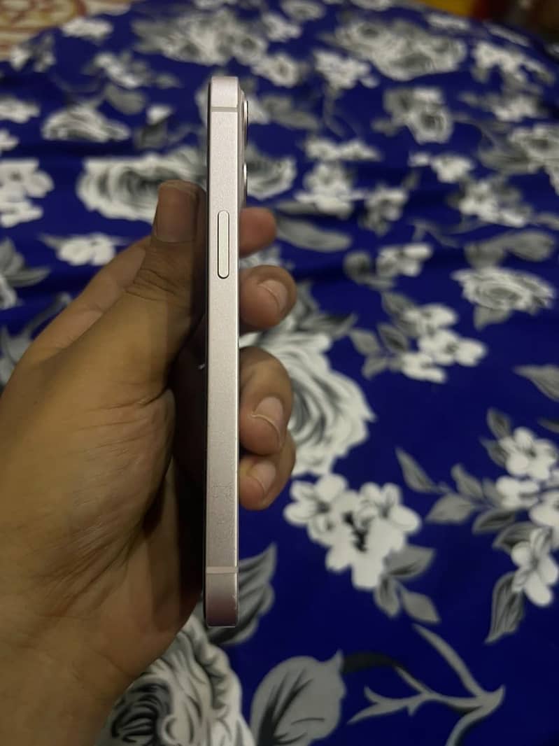 Apple iPhone 13 1
