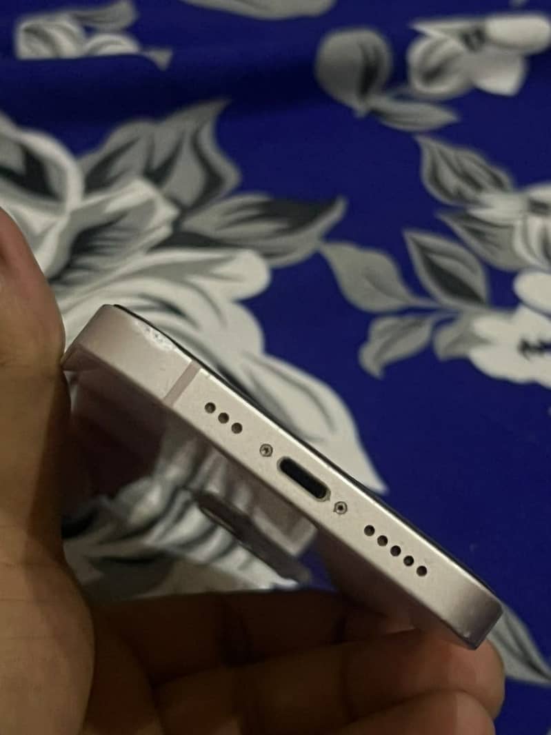 Apple iPhone 13 3