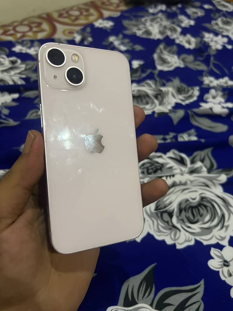 Apple iPhone 13 4