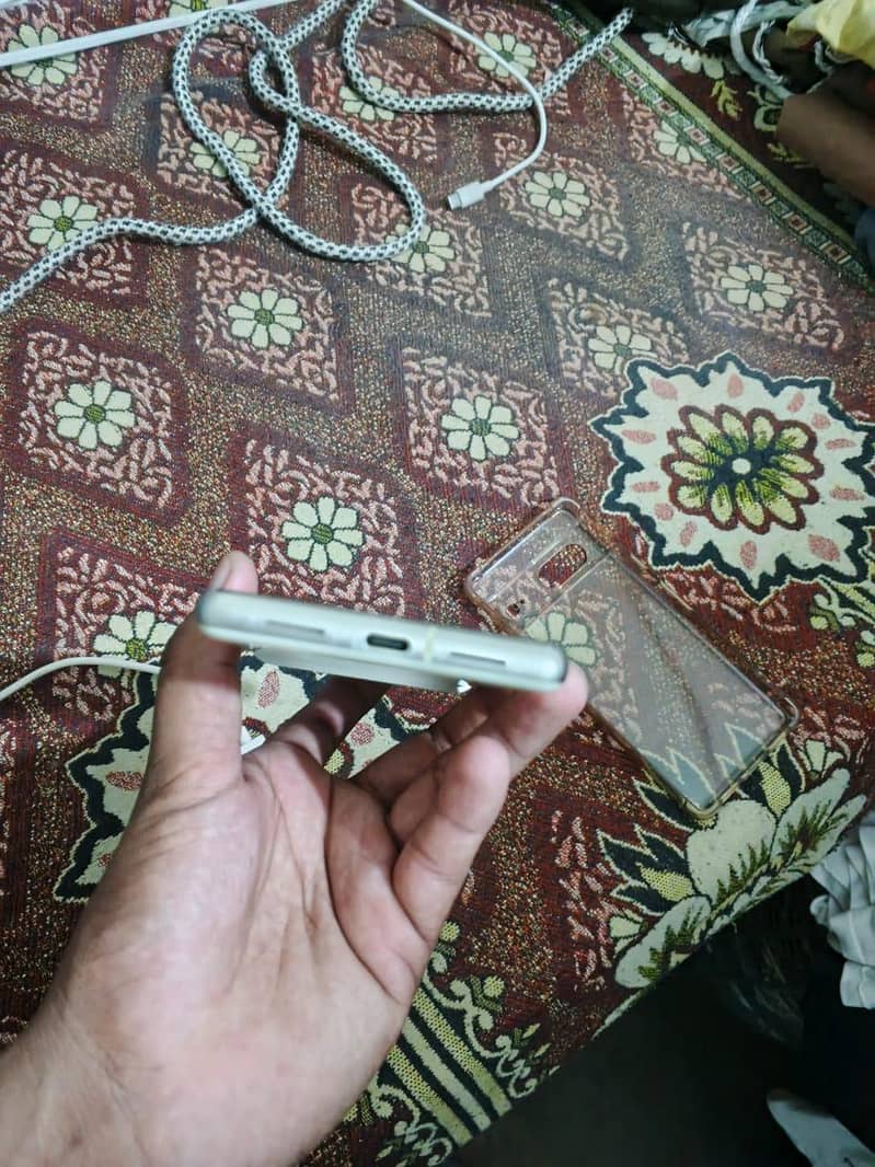 Google Pixel 7 3