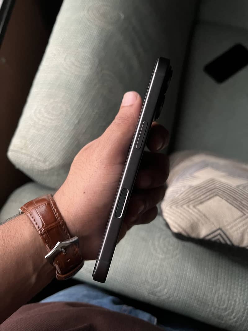 Apple iPhone 17 5