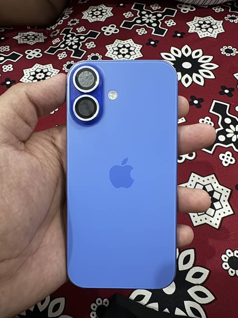 Apple iPhone 16 0