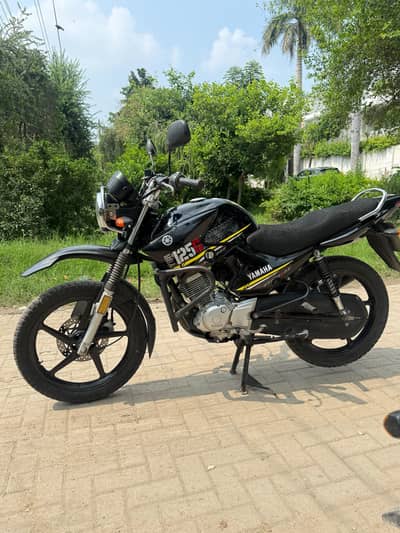 Yamaha YBR 125G (Black) – 2021 Model