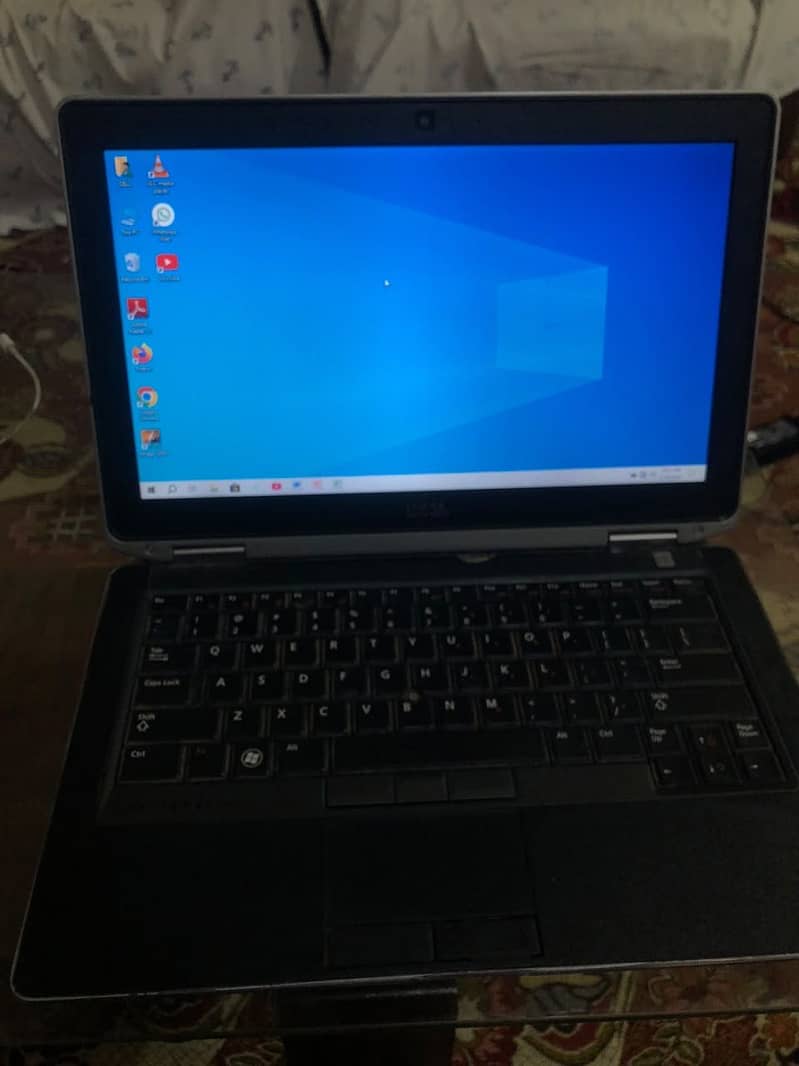 Dell latitude E6330 0