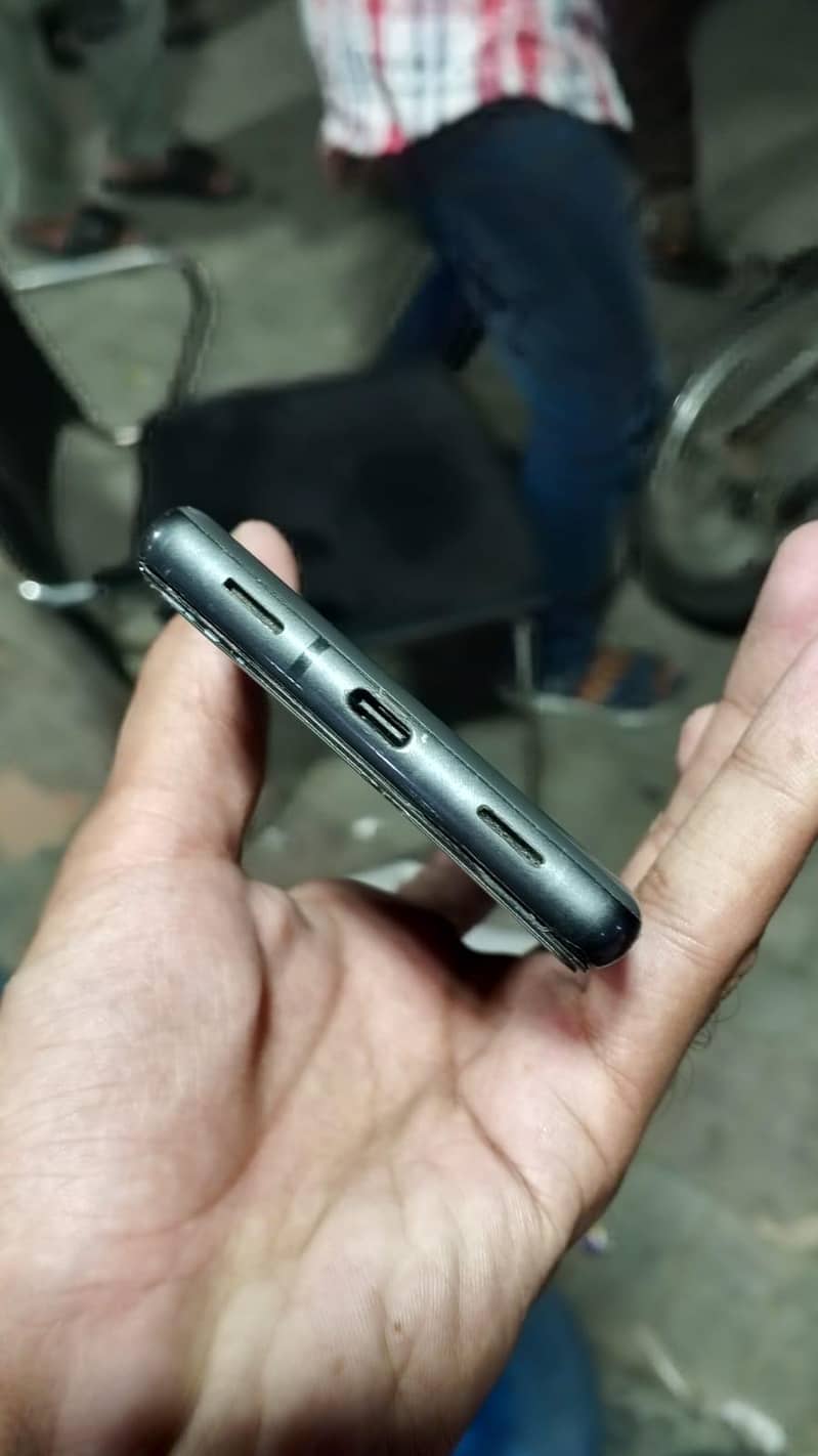 Google Pixel 7a 5