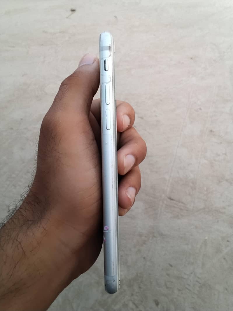 Apple iPhone 7 2