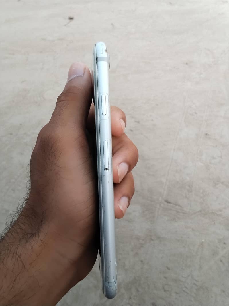Apple iPhone 7 4
