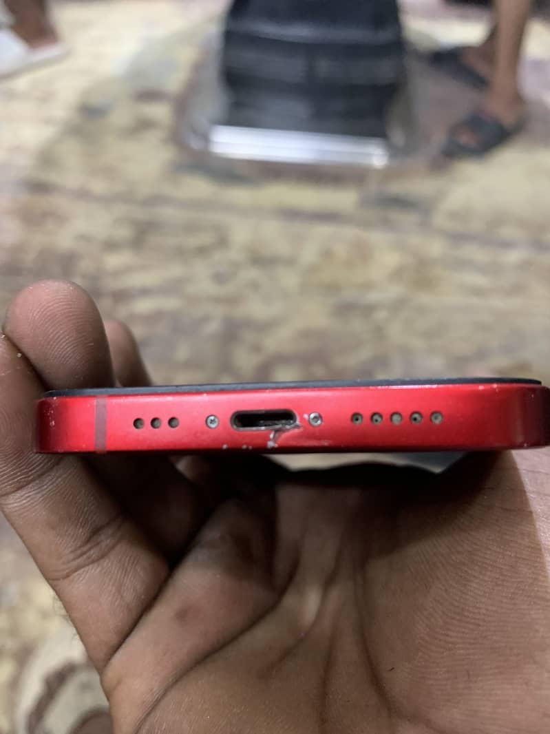Apple iPhone 13 2