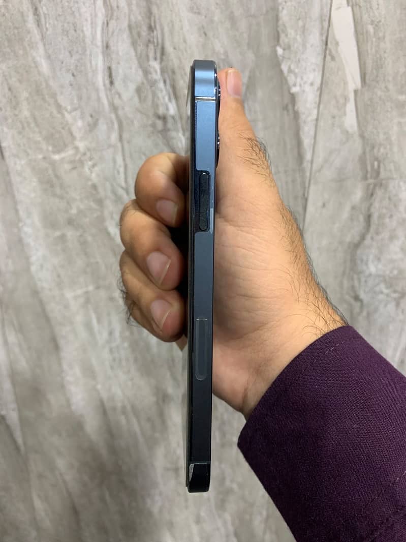Apple iPhone 12 Pro 2
