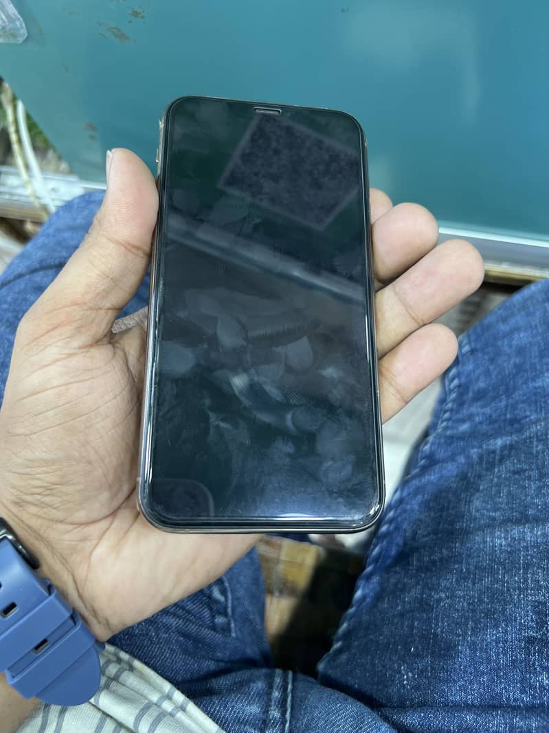 Apple iPhone 11 Pro 1