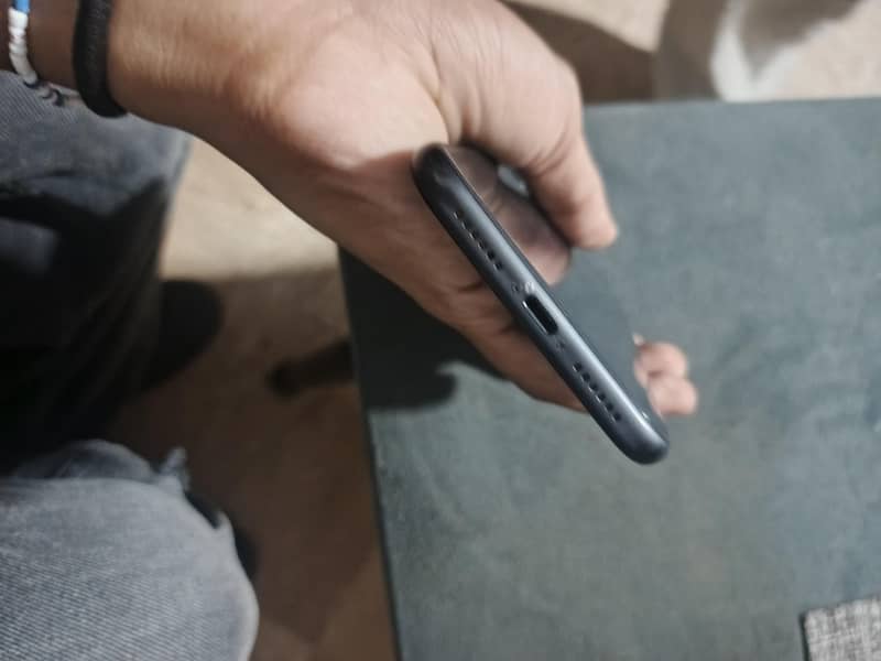 Apple iPhone 11 2