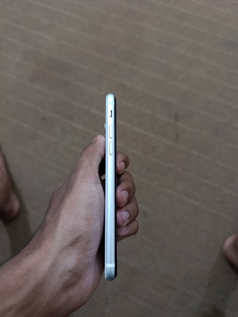 Apple iPhone SE2 4