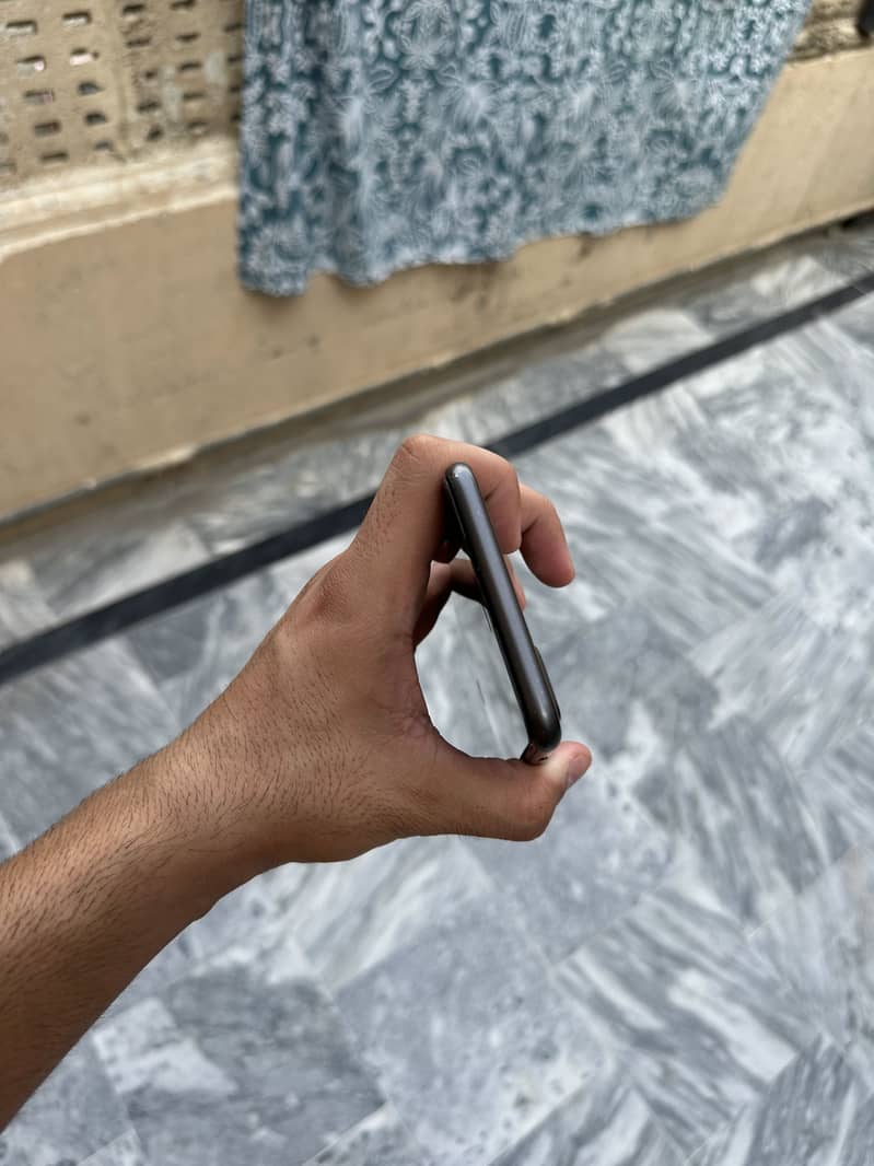 Apple iPhone 8 Plus 3