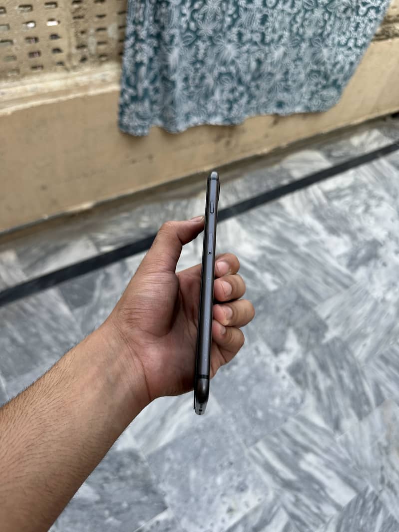 Apple iPhone 8 Plus 4