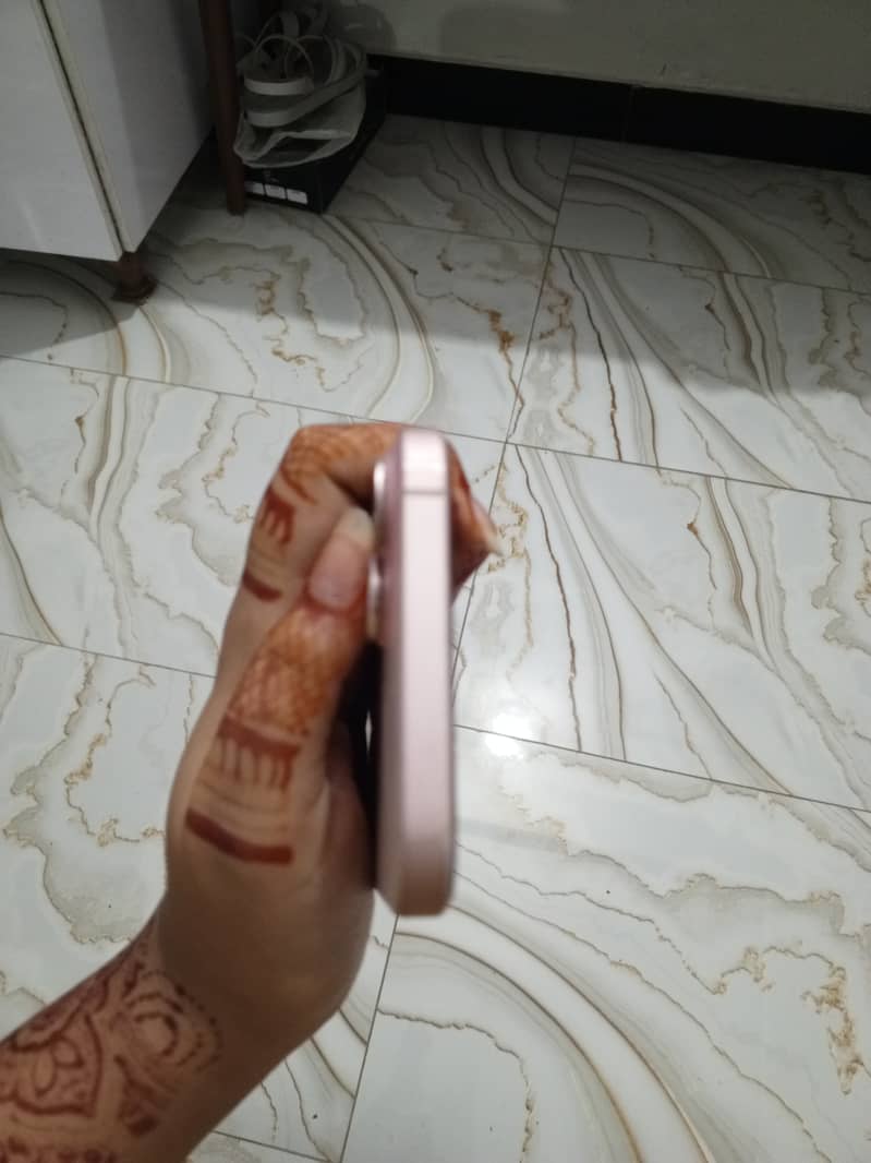 Apple iPhone 15 plus 0