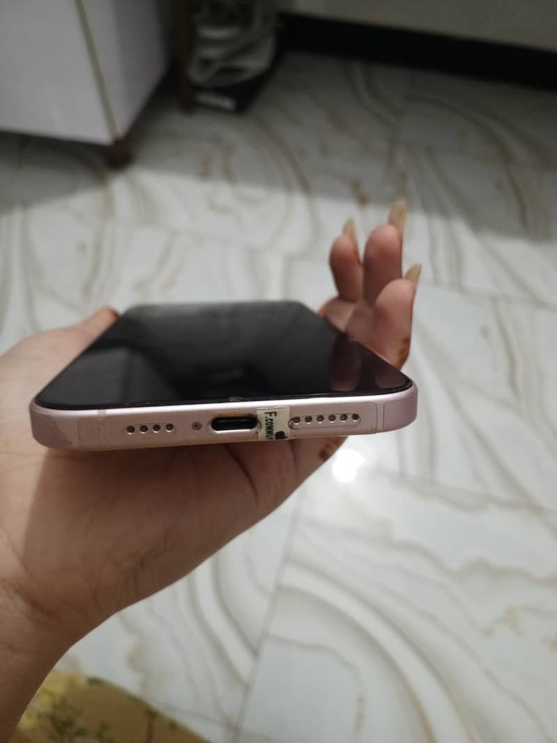 Apple iPhone 15 plus 4