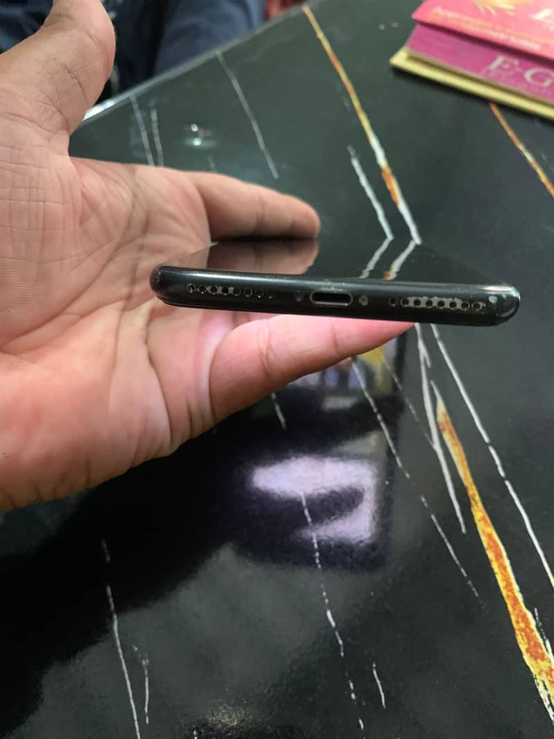 Apple iPhone 7 Plus 3