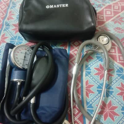 Slightly used BP operatus with stethoscope