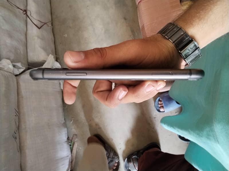 Apple iPhone 11 3