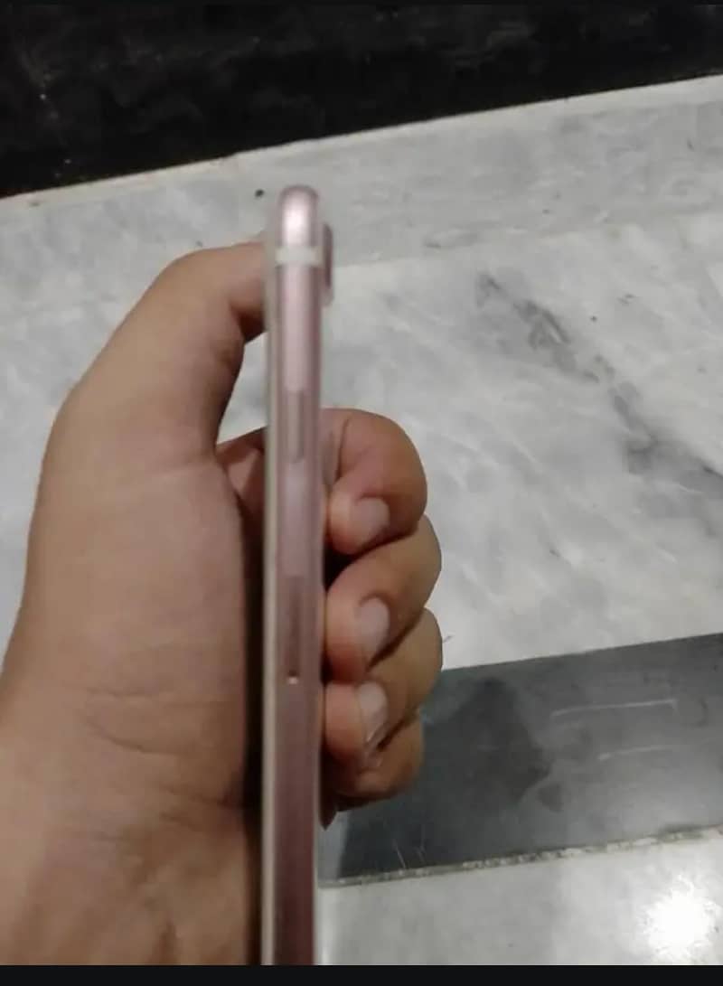 Apple iPhone 7 Plus 4