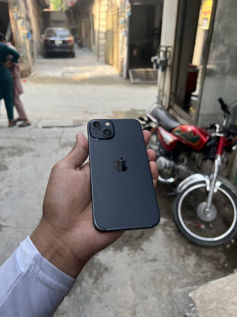 Apple iPhone 13 3