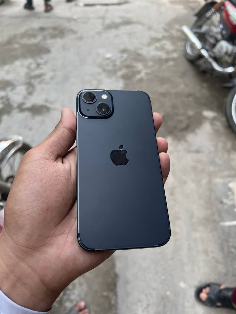 Apple iPhone 13 5