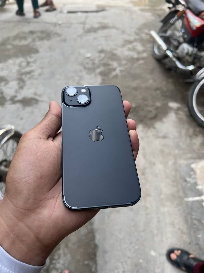 Apple iPhone 13 6