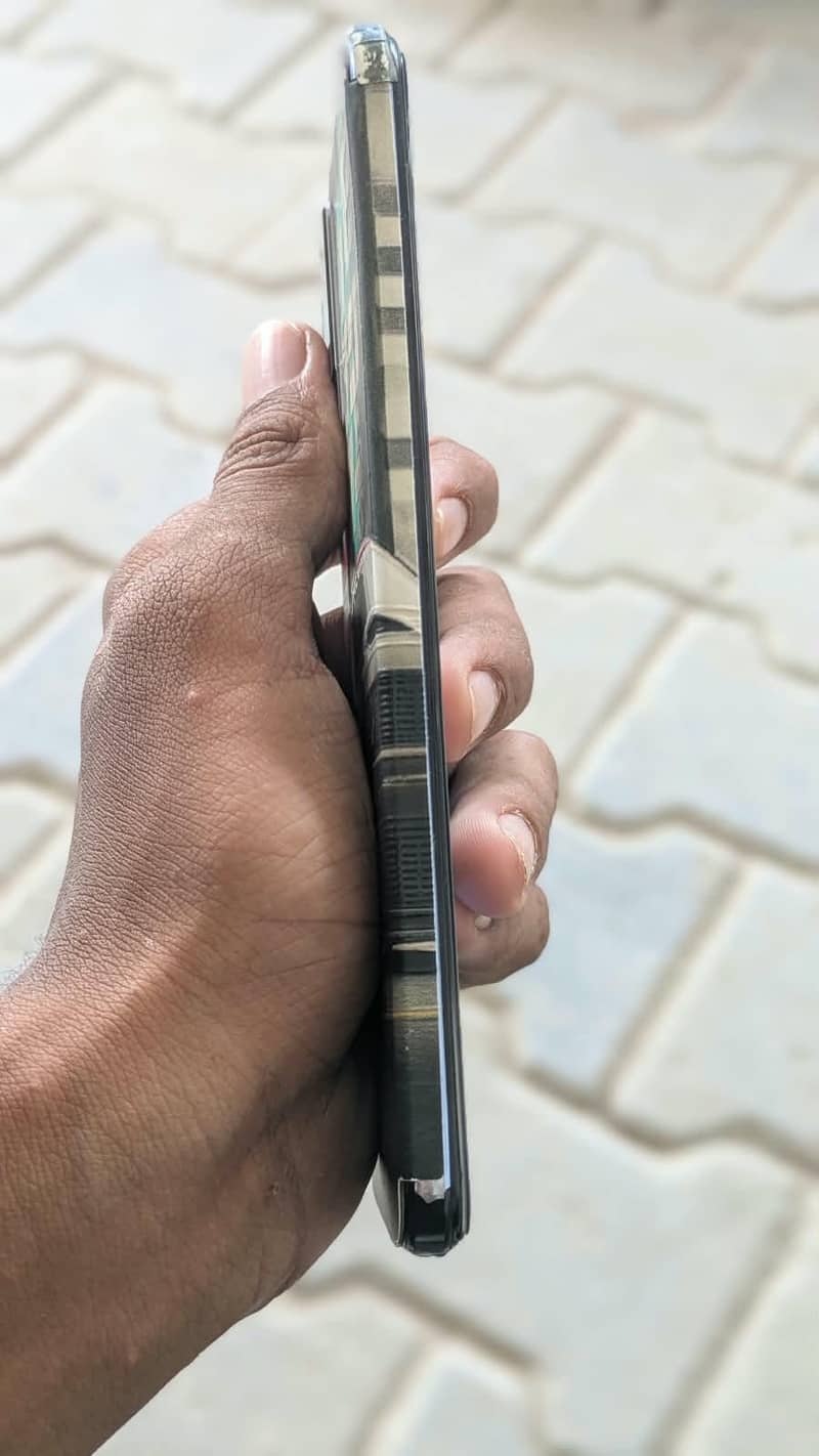 Vivo V21 3